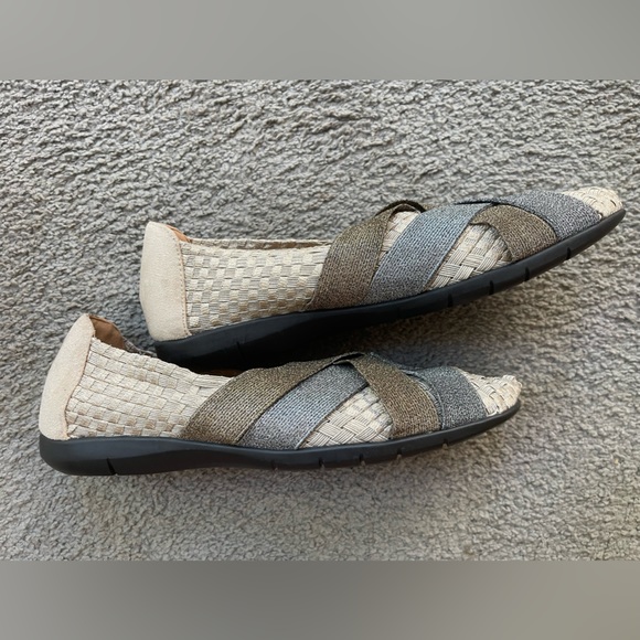 COMFORTVIEW Gold, Silver & Suede-Like Heel slip-ons. Size 9.5W. Stretch Straps! - Picture 4 of 5